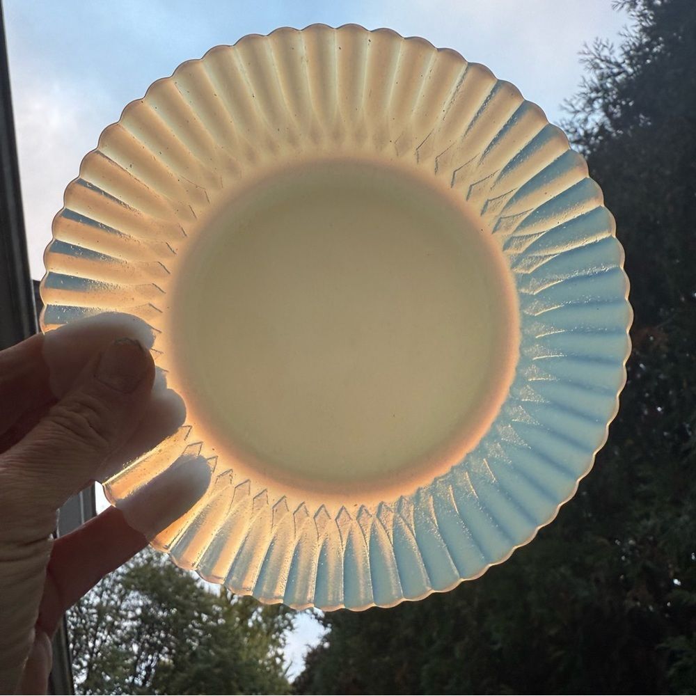Macbeth-Evans Petalware in creamax color depression glass bread plates set 2